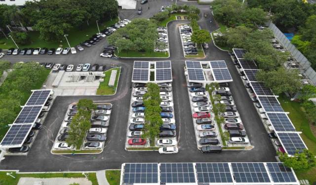 結合停車場布局光伏設施。受訪者 供圖