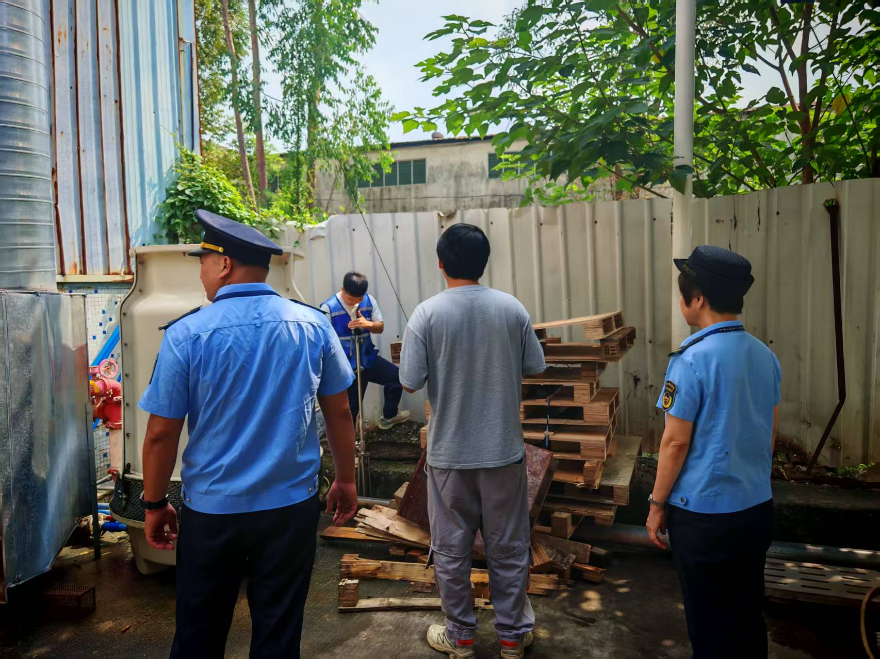 照片1（（20251222政務信息）執法有力度 服務有溫度）.jpg